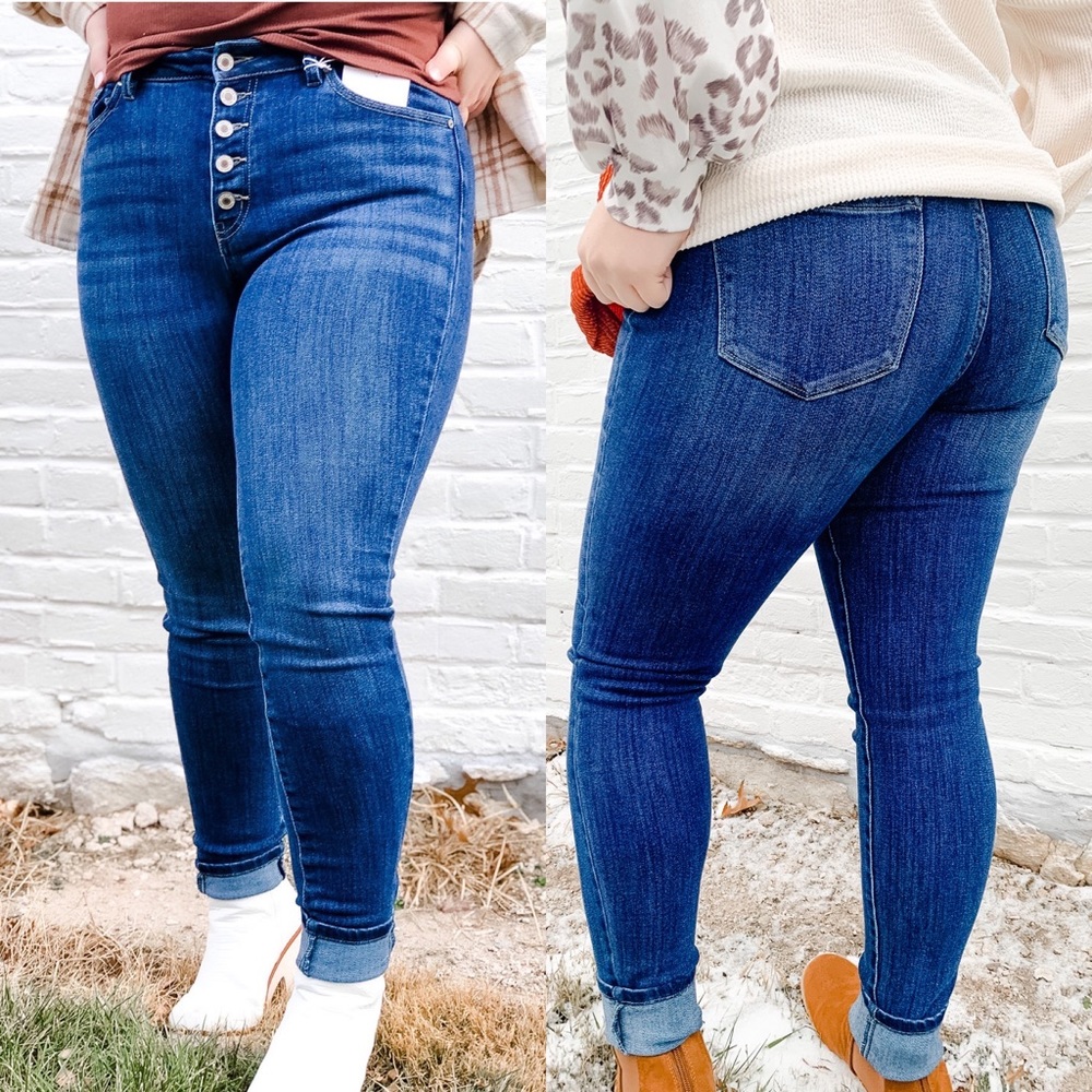 BNWT High Rise Butterfly Button Jeans